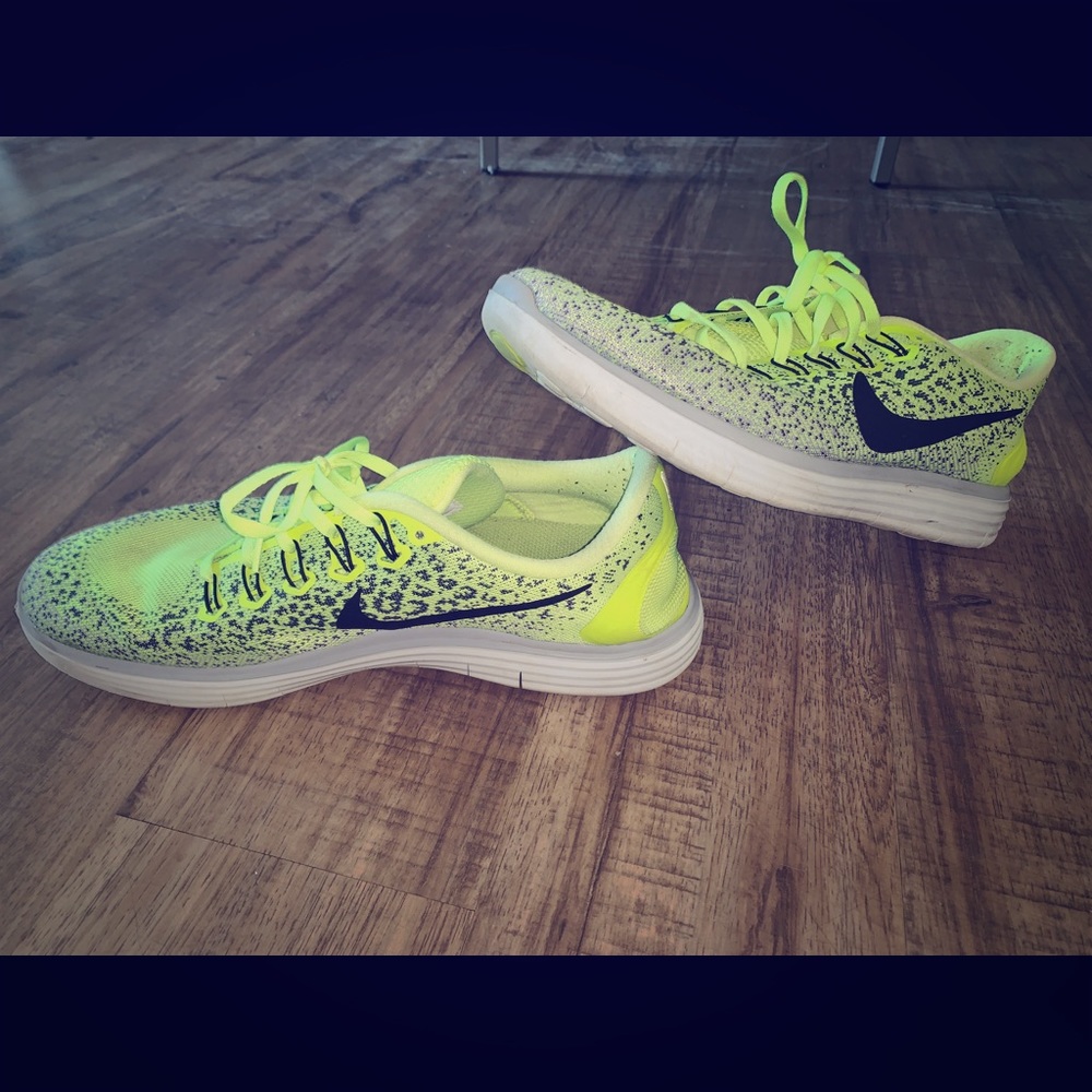 Men’s Nike athletic shoes